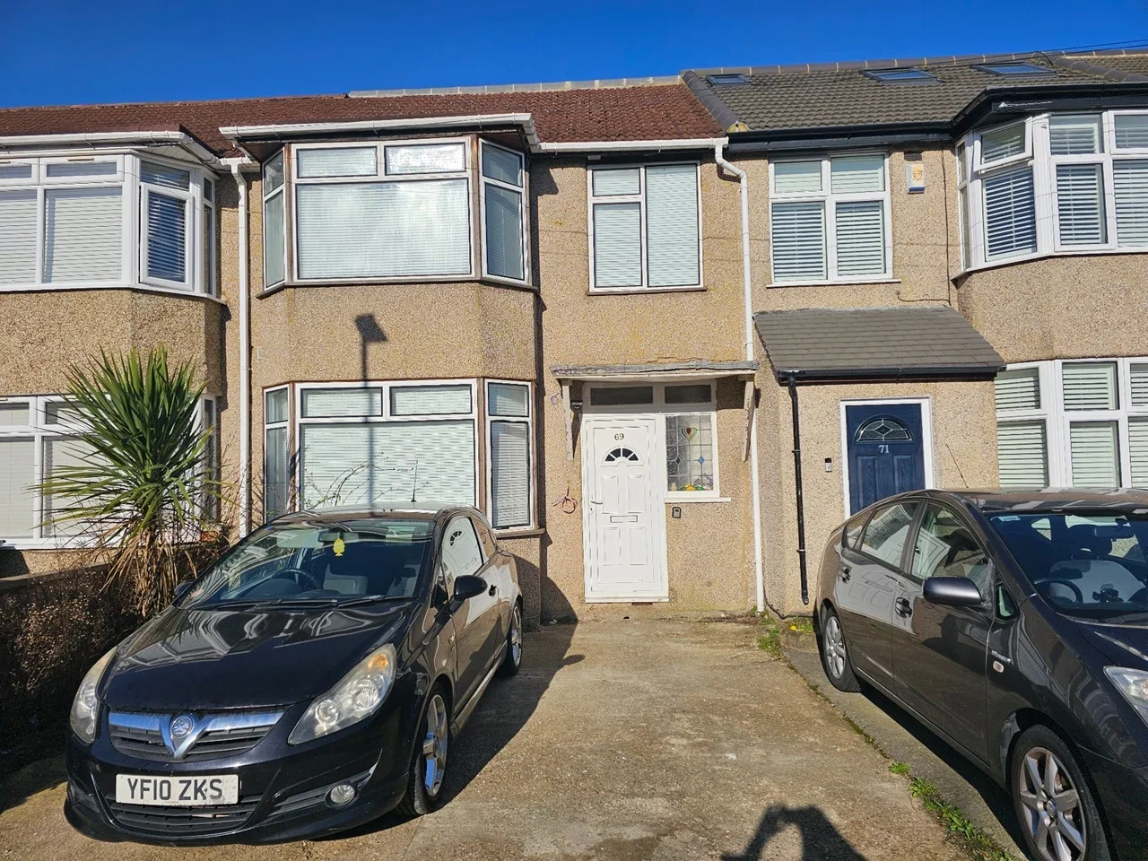 Flat Grosvenor Crescent in Greater London