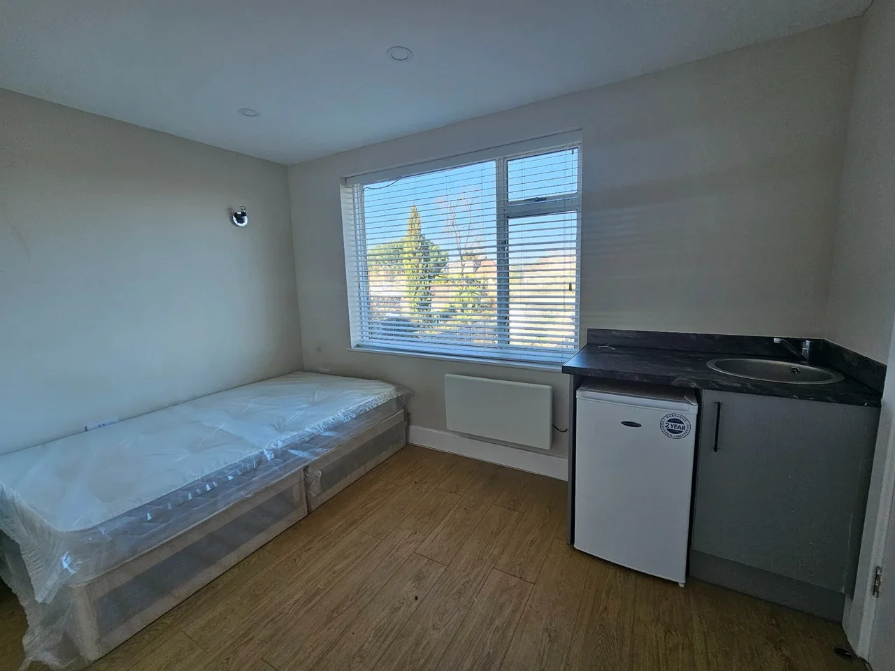 Flat Grosvenor Crescent in Greater London