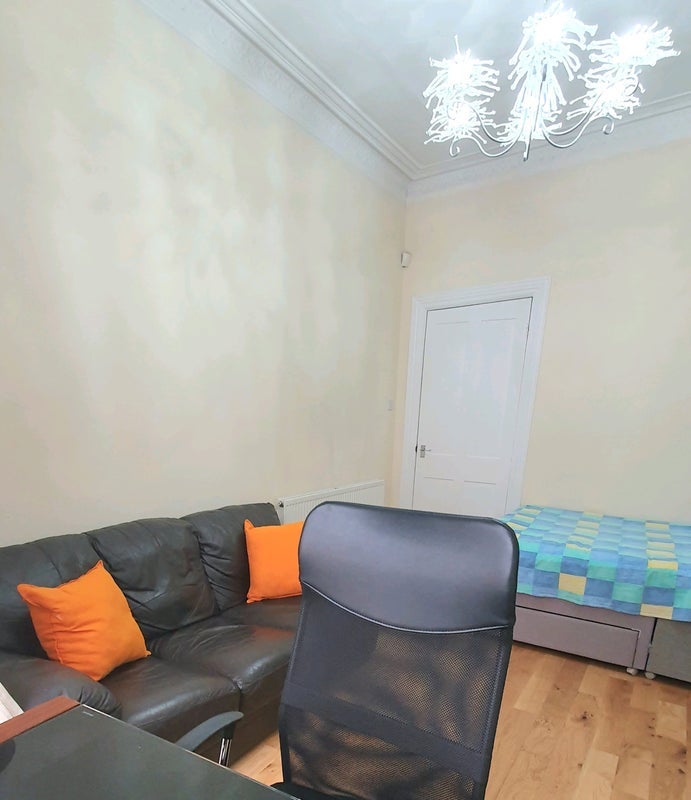 Room Fairlie Park Drive in Glasgow