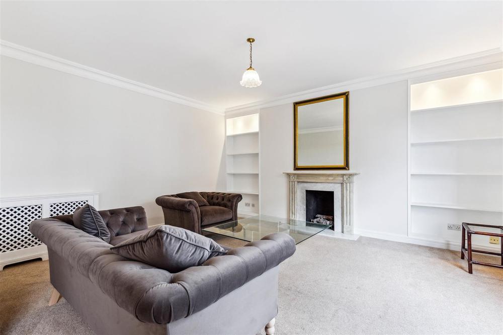 Flat Stratton Street in City of Westminster