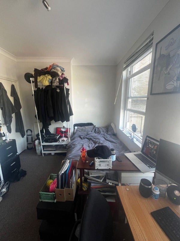 Room Cotswold Street in Greater London