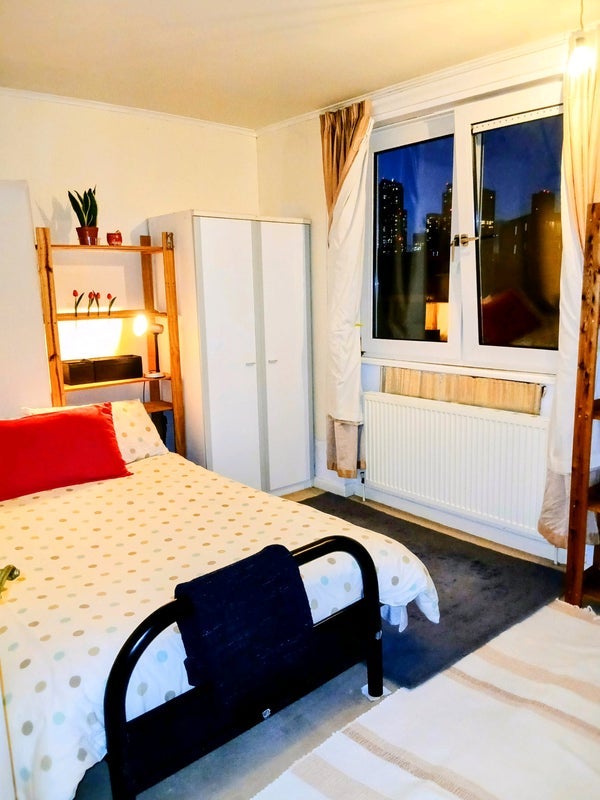 Room Stebondale Street in Greater London