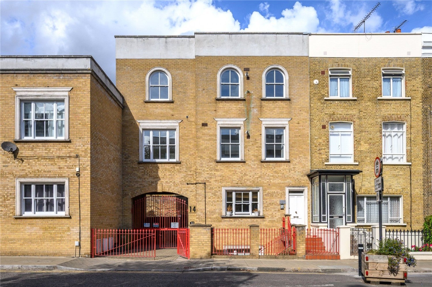 Flat Englefield Road in Greater London