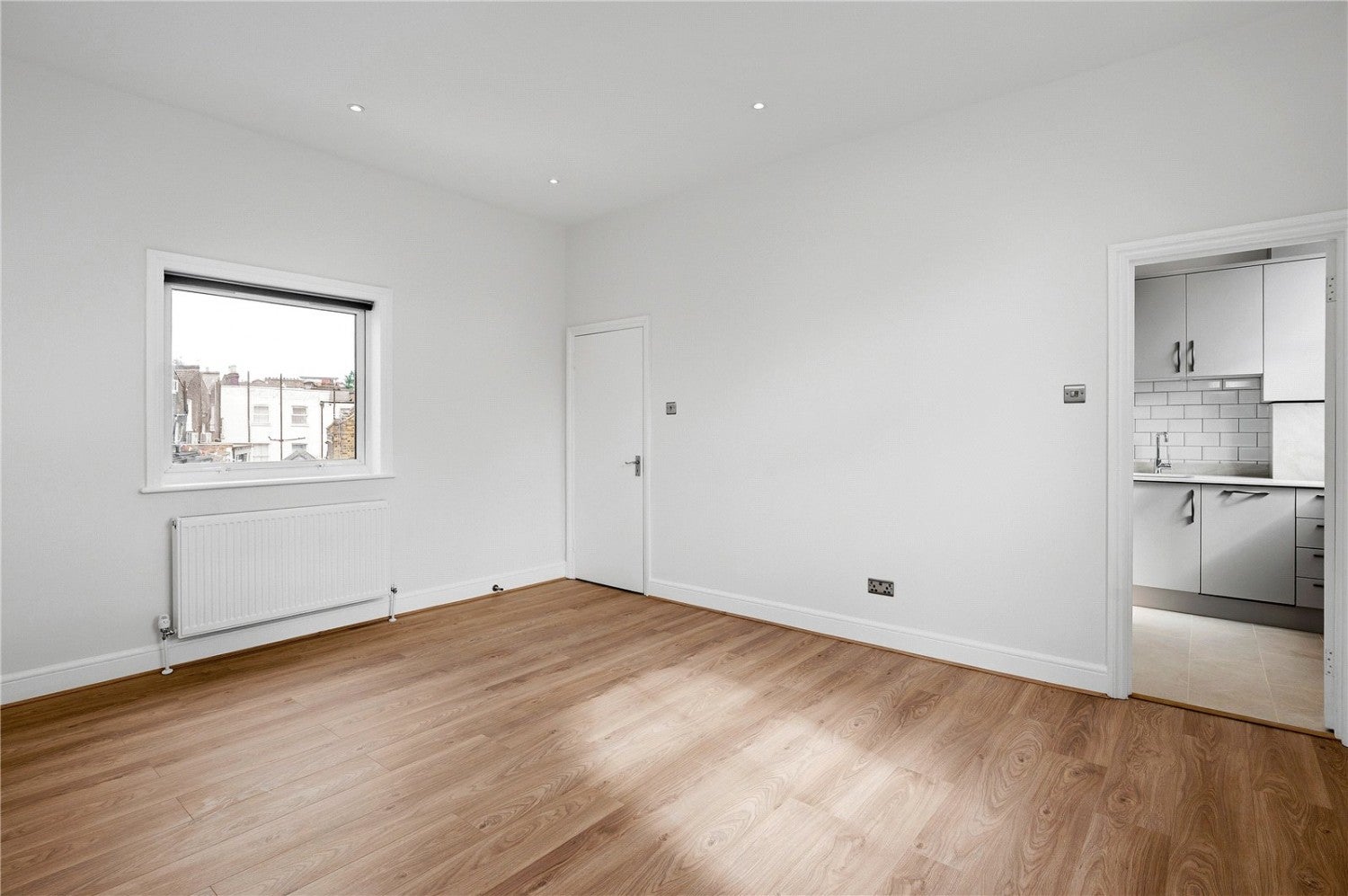 Flat Englefield Road in Greater London