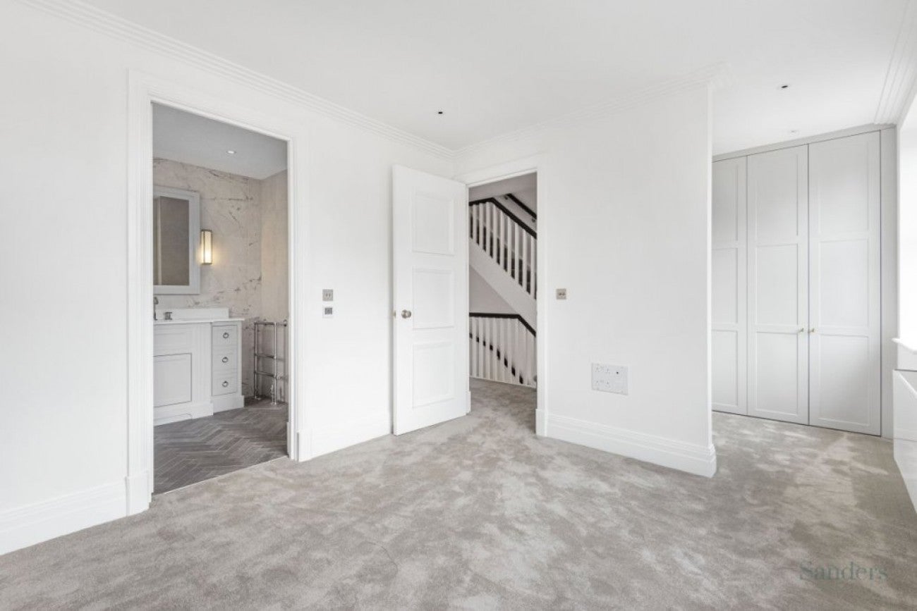 House Lushington Drive in Greater London