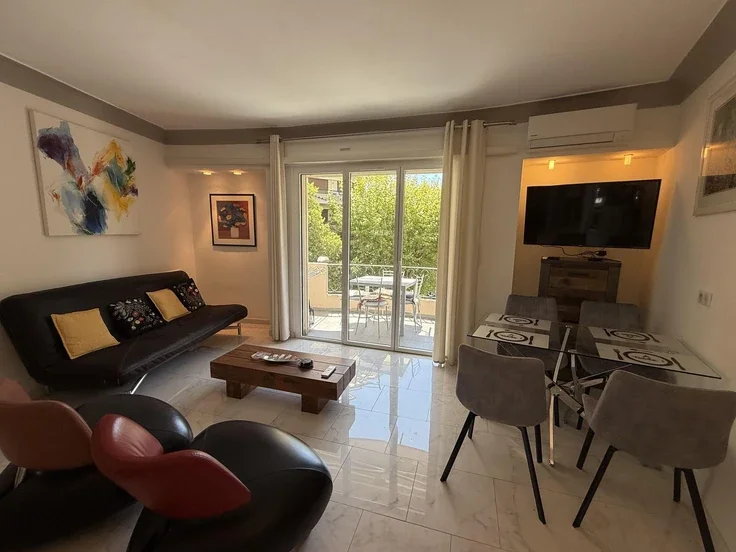 Flat Boulevard du Général Vautrin in Cannes