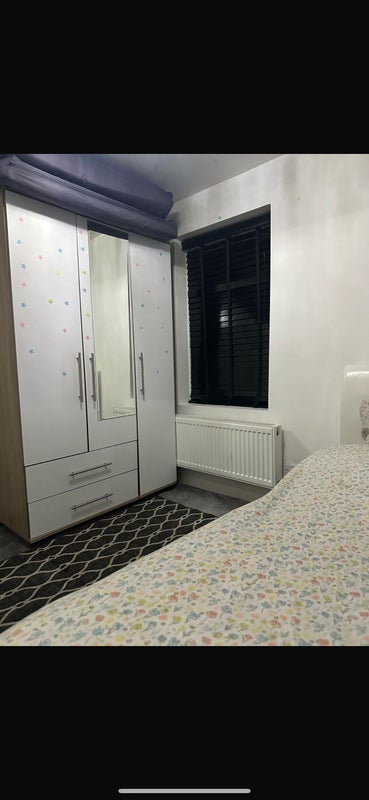 Room Khartoum Road in Greater London