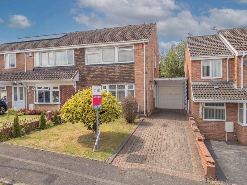 House Herbhill Close in Wolverhampton
