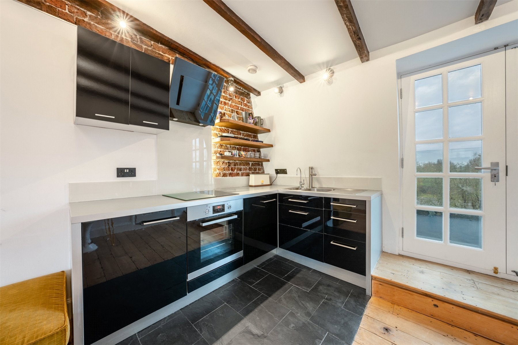 Flat Gloucester Avenue in Greater London