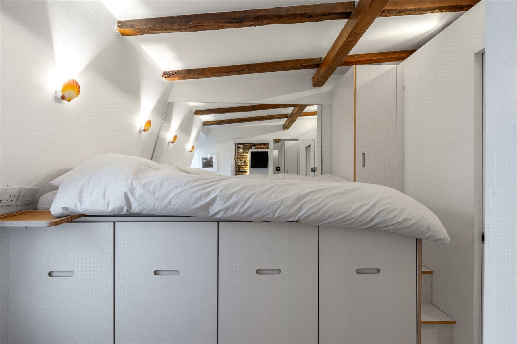 Flat Gloucester Avenue in Greater London