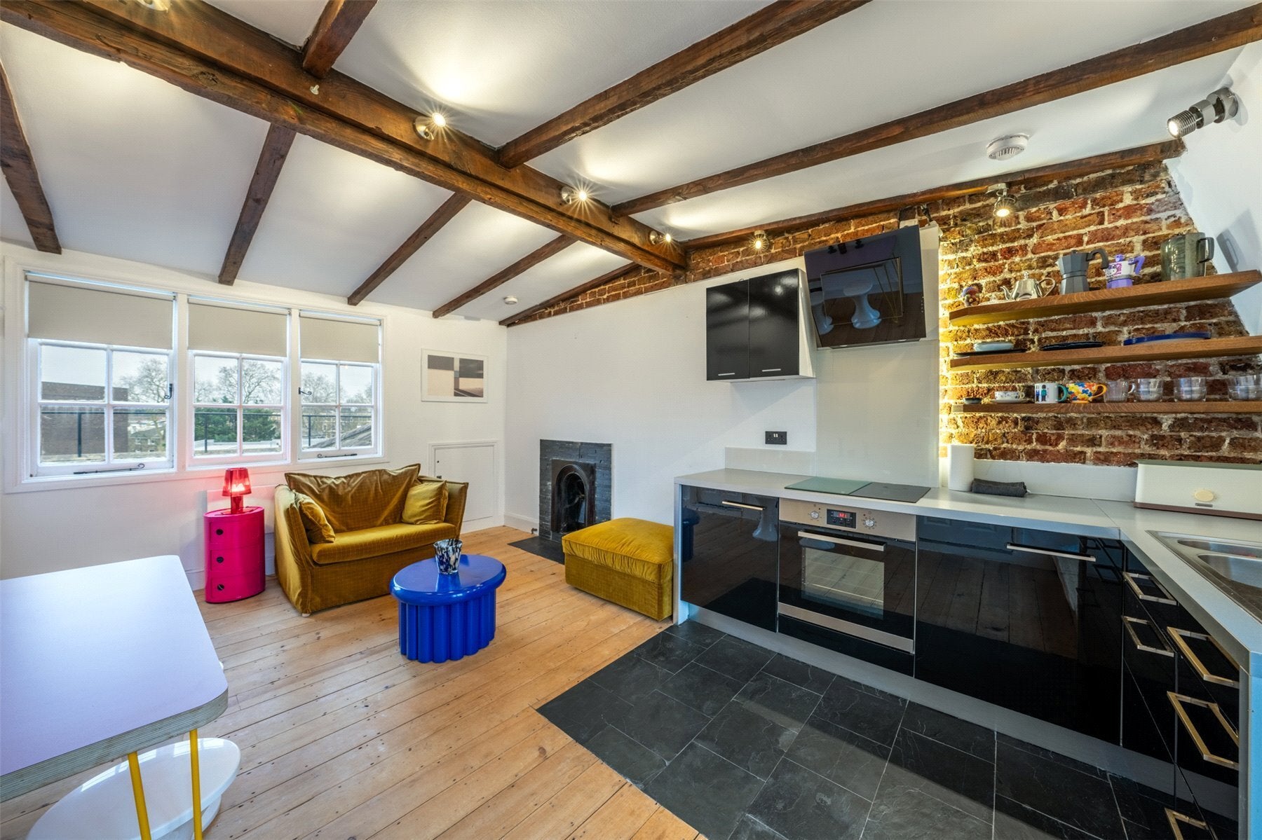 Flat Gloucester Avenue in Greater London