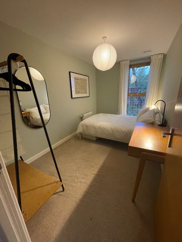 Room Bocking Street in Greater London