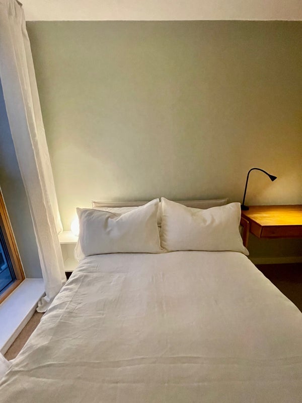 Room Bocking Street in Greater London