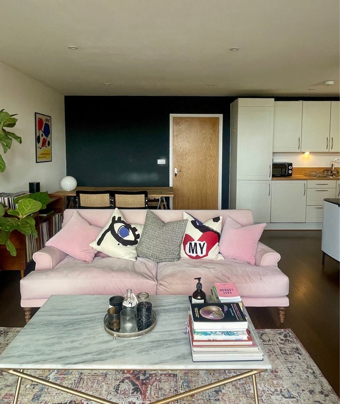 Room Bocking Street in Greater London