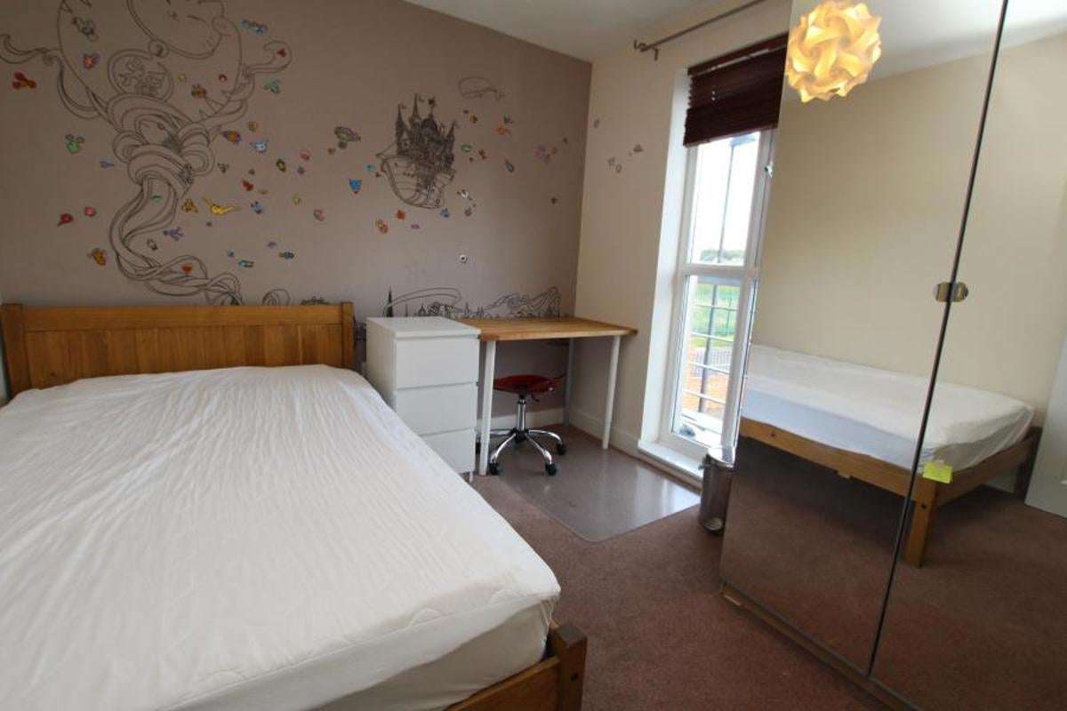 Flat Home Leas Close in Stoke Gifford