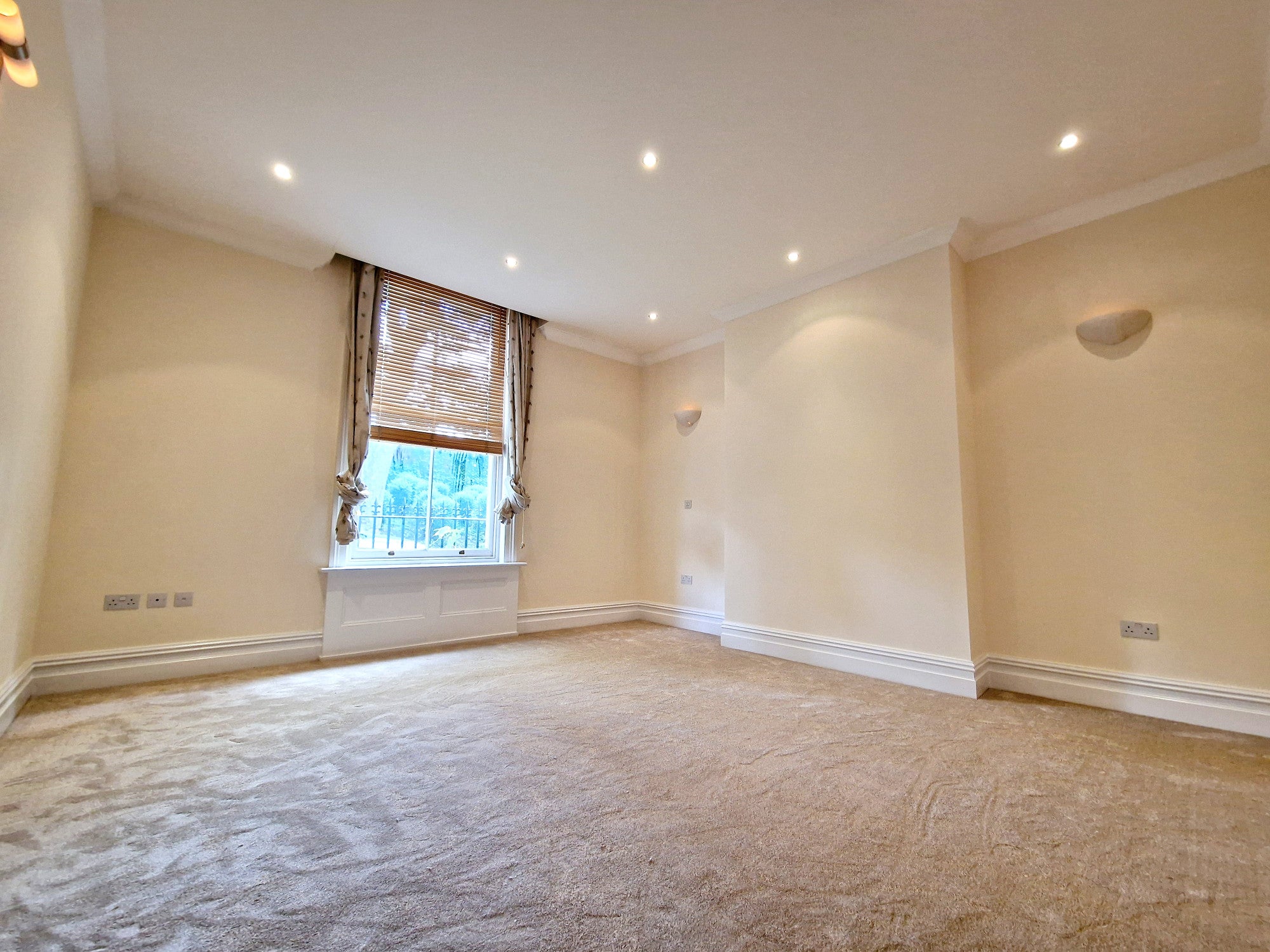 Flat West Cliff in Preston
