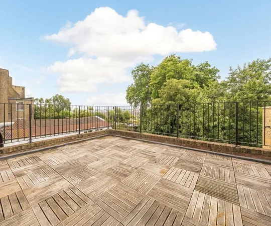 House Hill Rise in Greater London