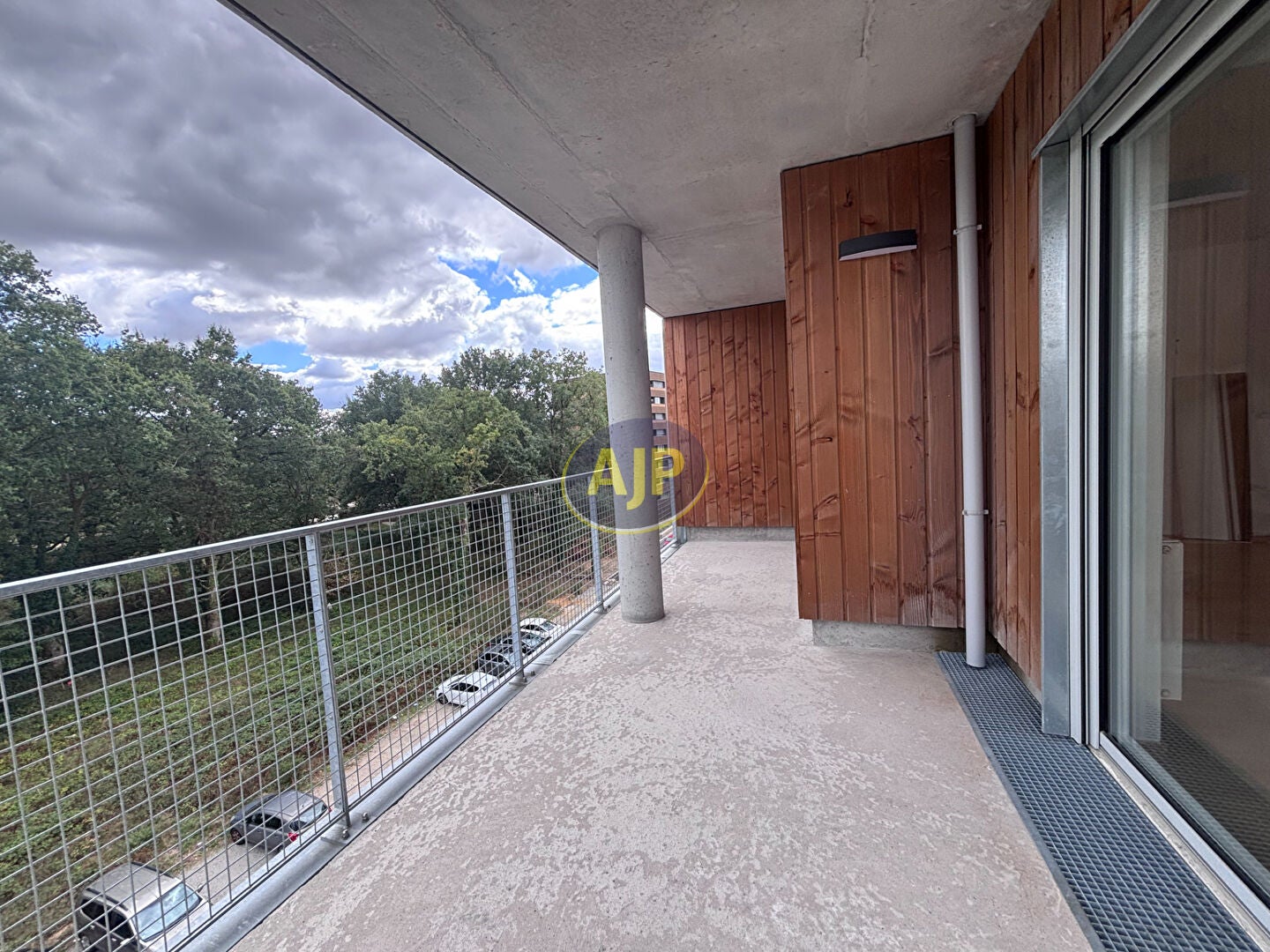 Flat Route des Laurendières in Châtillon-sur-Cher