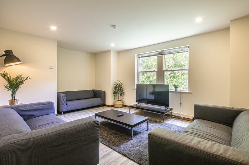 Room Broomhall Road in Sheffield
