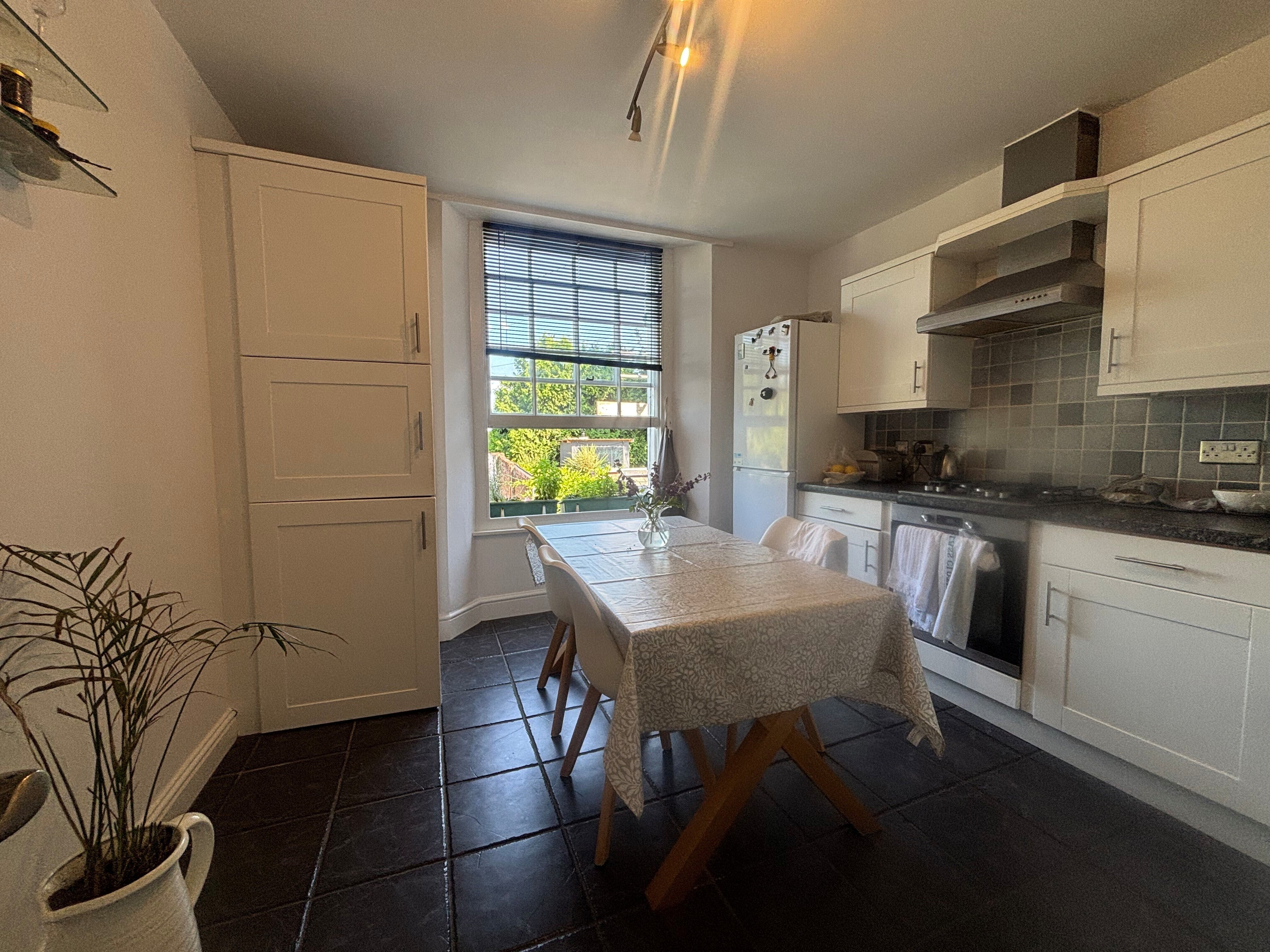 Flat Heavitree Park in Exeter