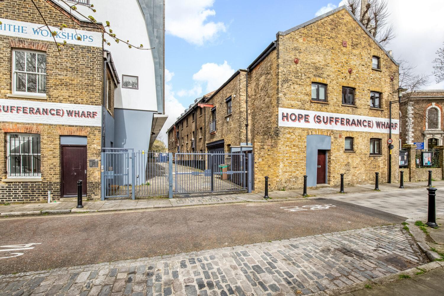 Flat Hope Wharf in Greater London