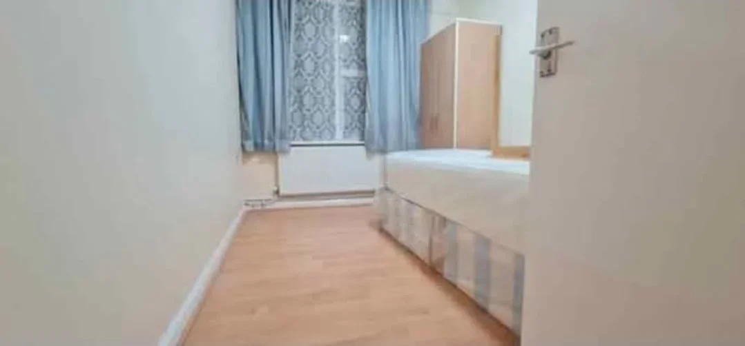 Room Bordars Road in Greater London