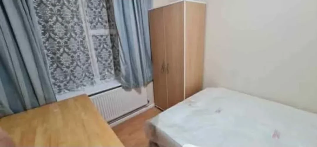 Room Bordars Road in Greater London