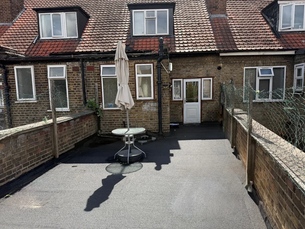 Flat Wood Lane in Greater London