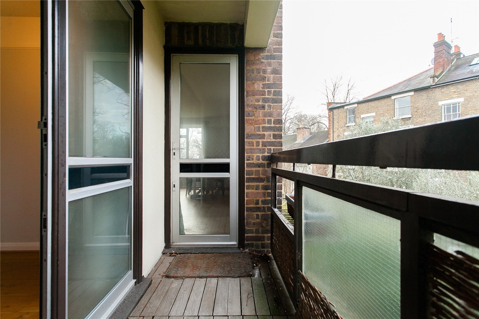 Flat Abbotts Close in Greater London