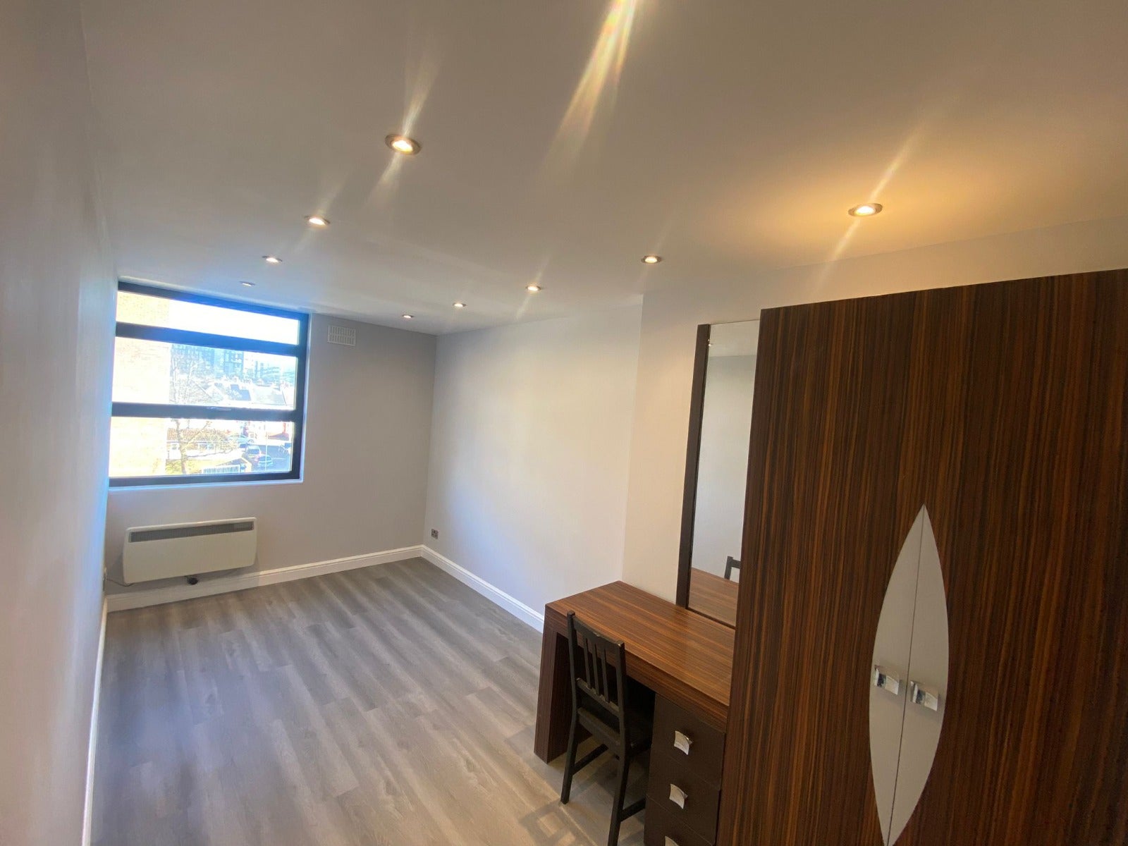 Flat London Road in Greater London