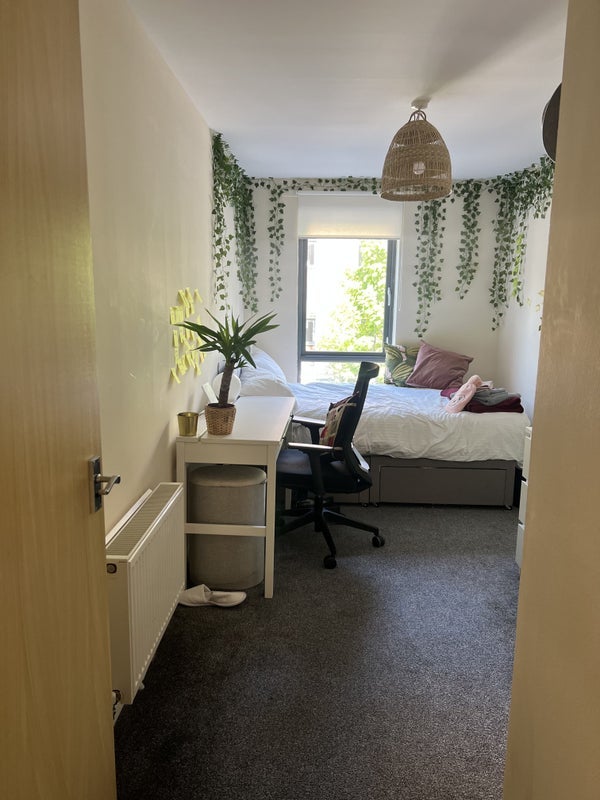Room Woodmill Road in Greater London
