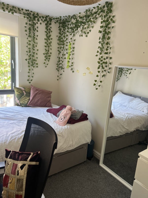 Room Woodmill Road in Greater London