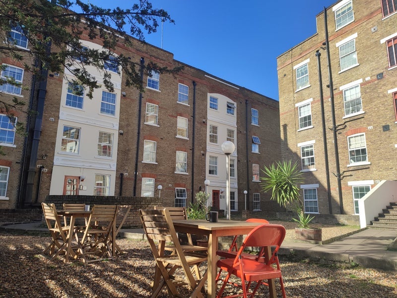 Flat Wentworth Street in Greater London