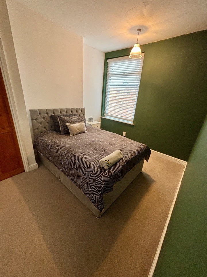 Room Mandalay Street in Nottingham