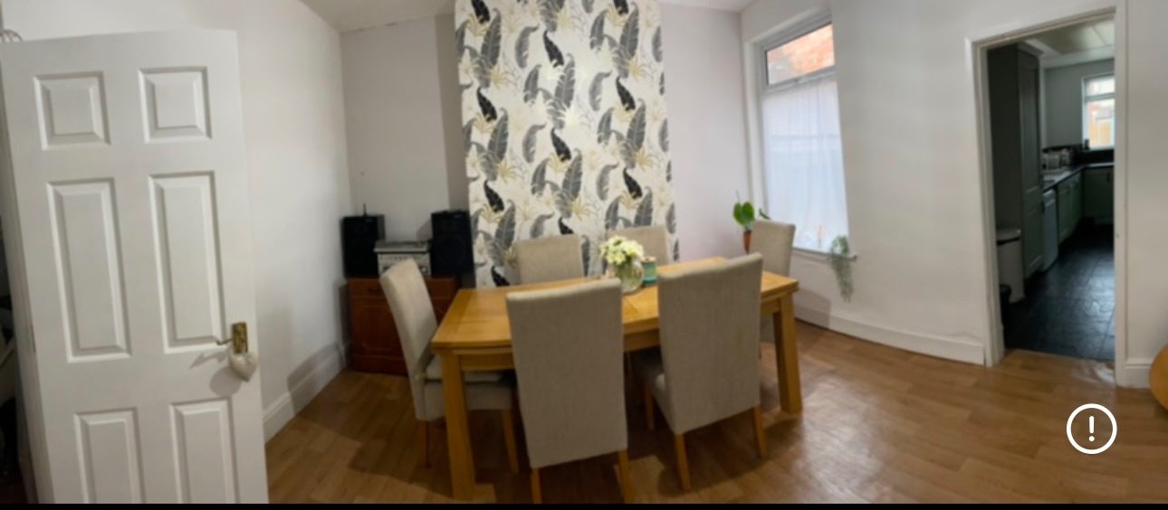 Room Mandalay Street in Nottingham