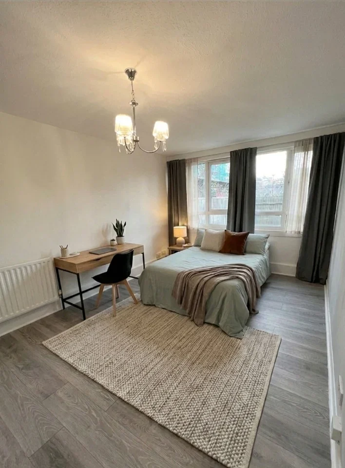 Room Waynflete Square in Greater London