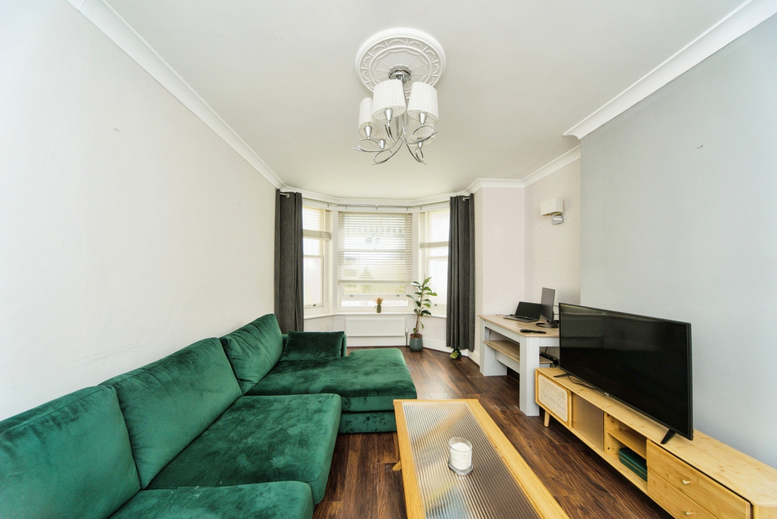 Flat Queens Gardens in Eastbourne