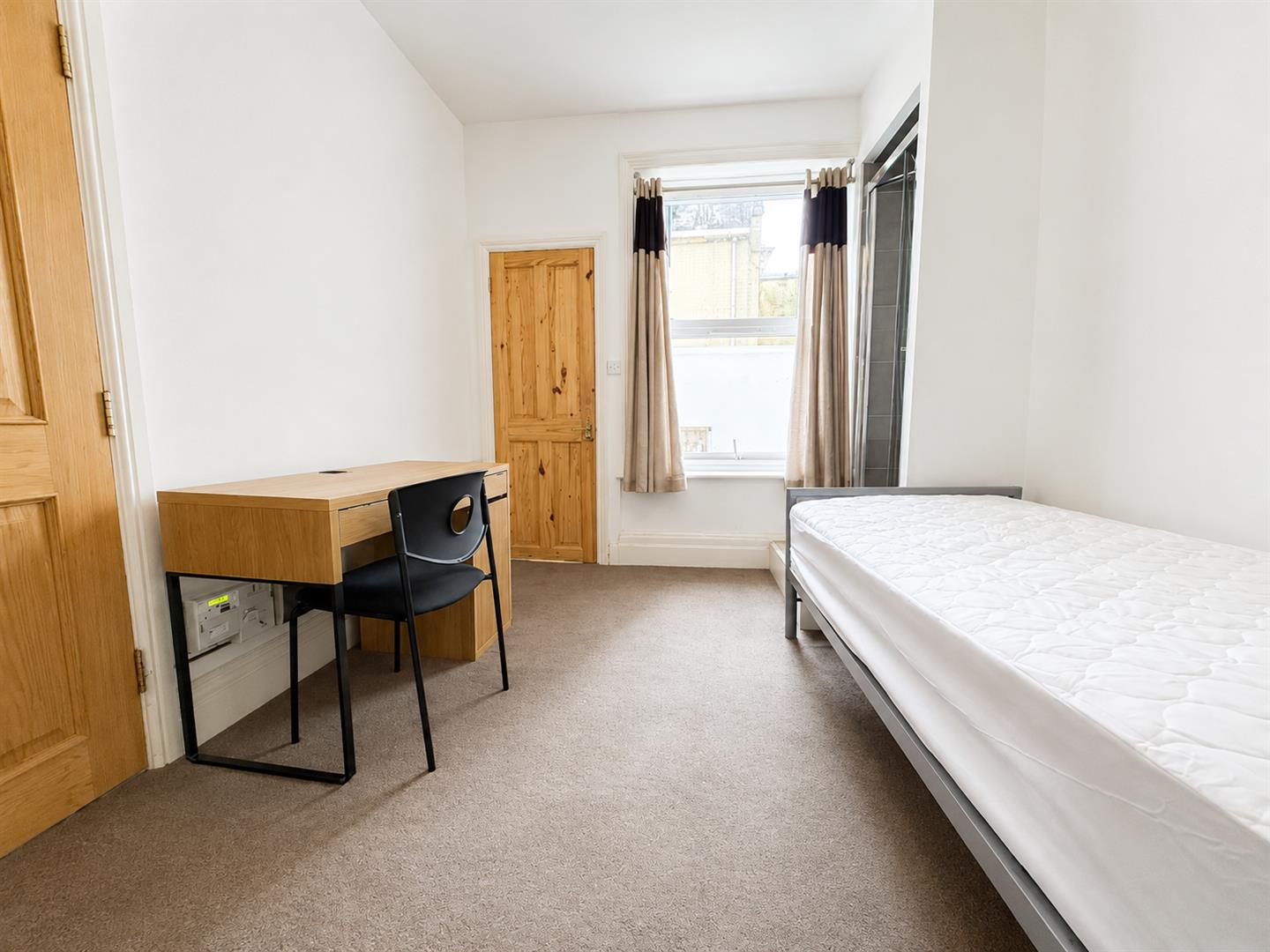 Room Bedford Square in Brighton
