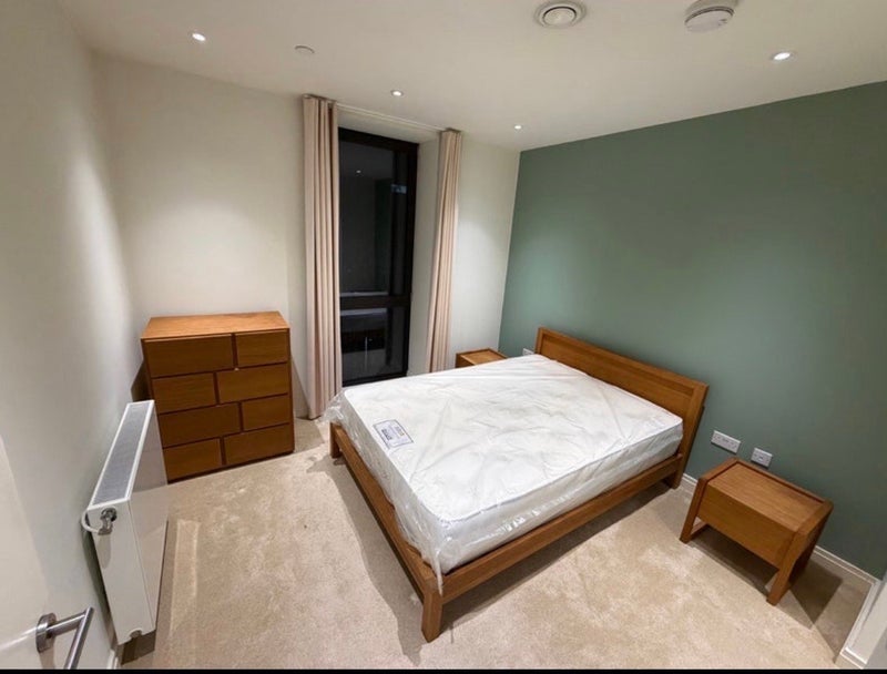 Room New Village Avenue in Greater London