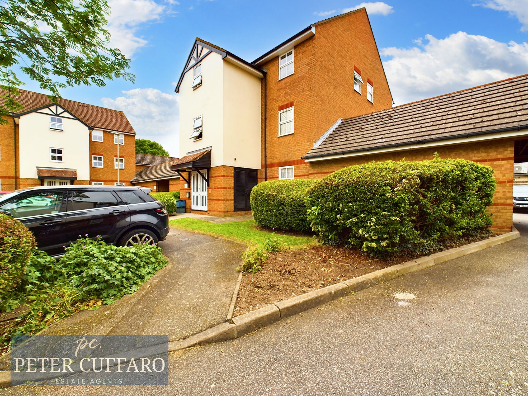 Flat Lee Close in East Hertfordshire