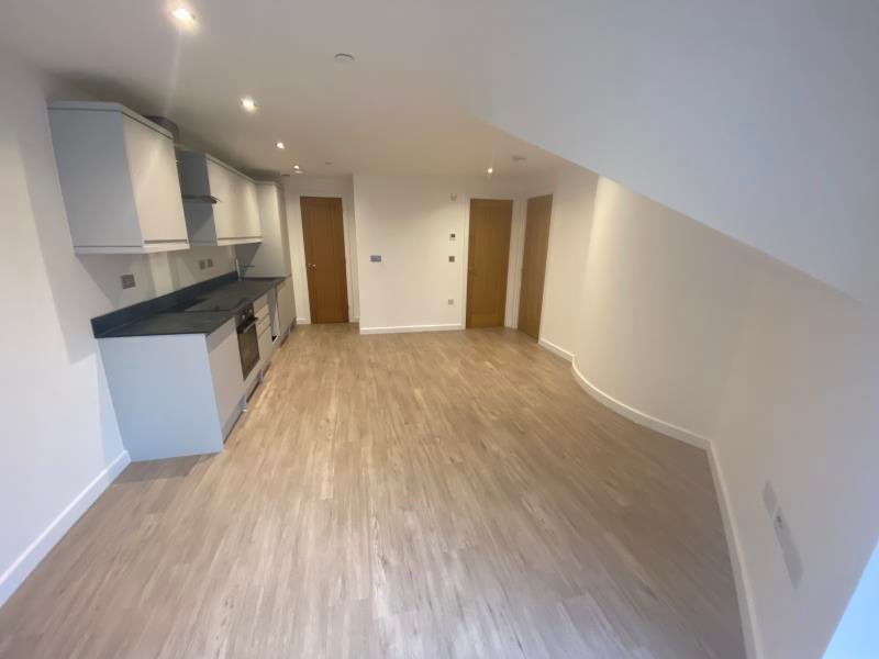 Flat Goldsworth Road in Woking