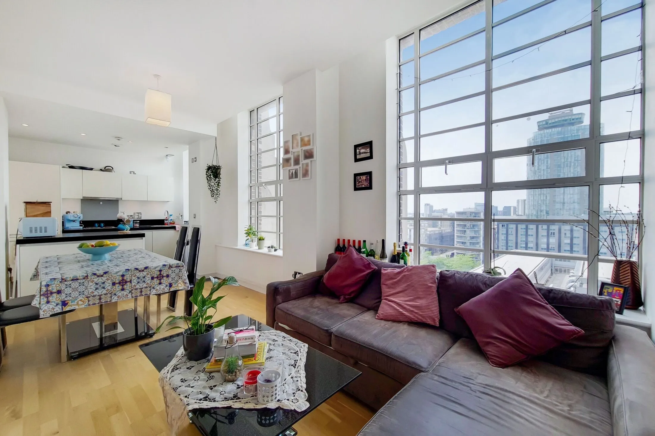 Flat Great West Road in Greater London