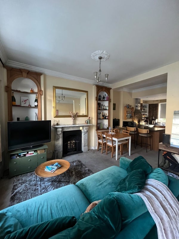 Room Auckland Road in Greater London