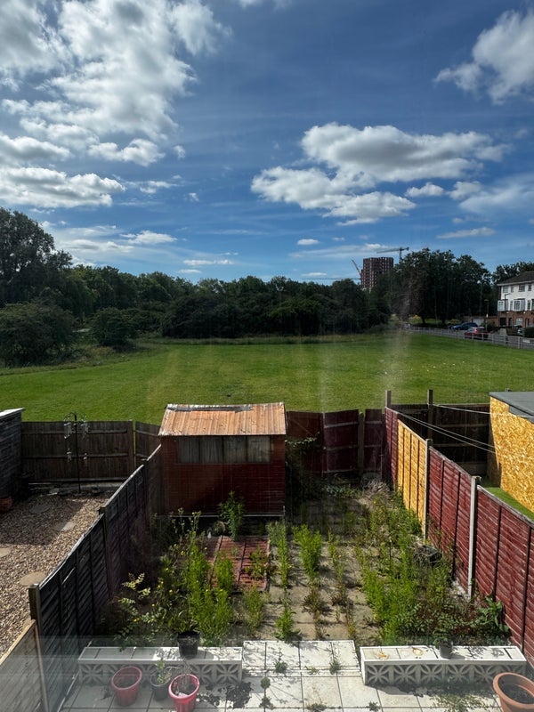 Room Howden Close in Greater London