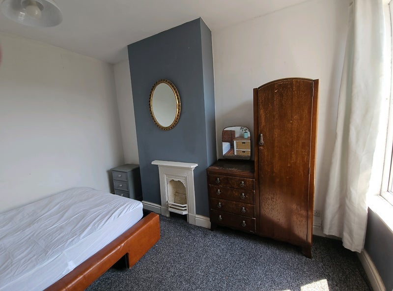 Room Cheltenham Road in Manchester