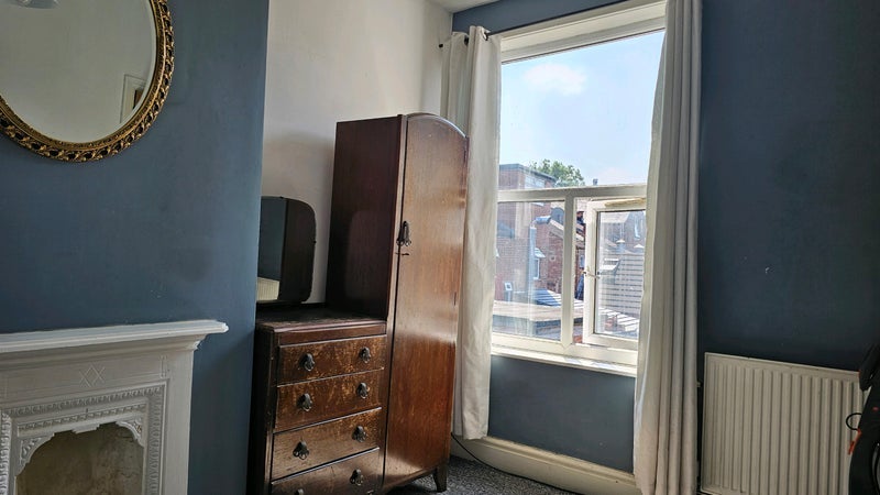 Room Cheltenham Road in Manchester