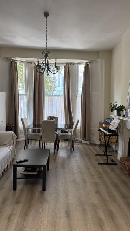 Room Ladbroke Grove in Greater London