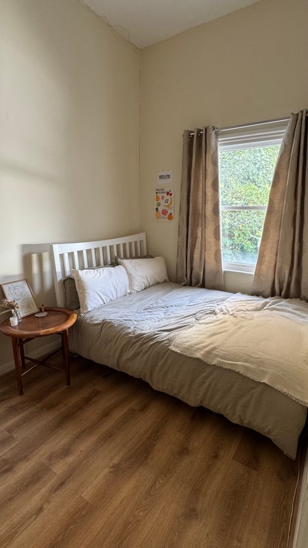 Room Ladbroke Grove in Greater London