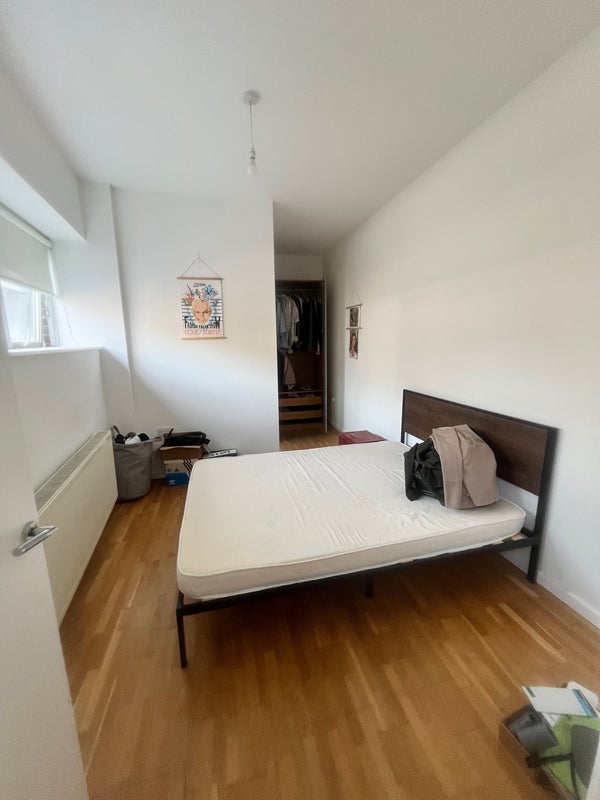 Room Shacklewell Lane in Greater London