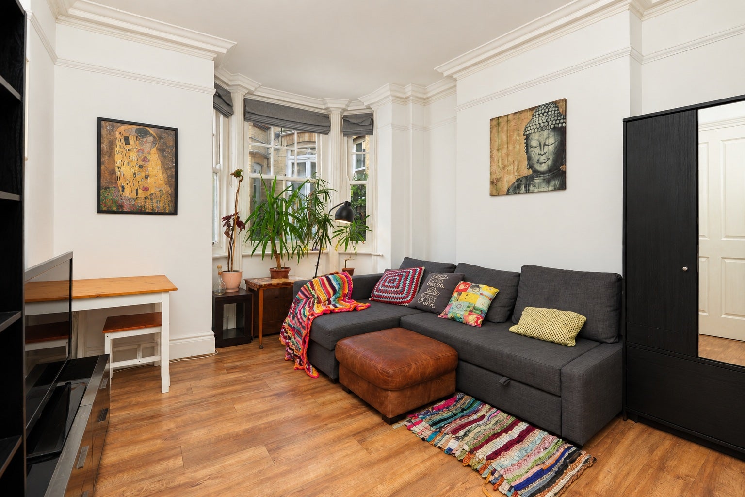 Flat Chelston Approach in Greater London